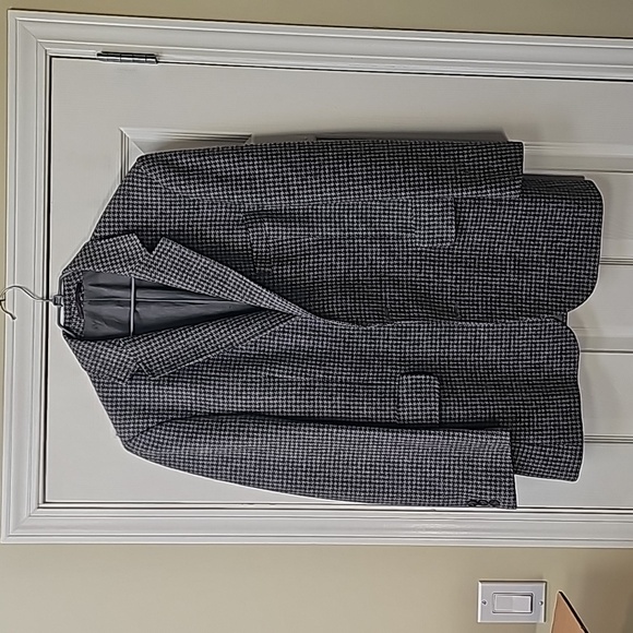 Beautiful houndstooth lambswool sport coat - Picture 1 of 7